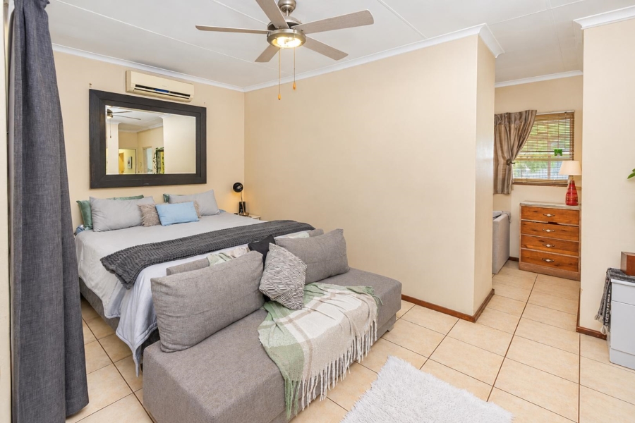5 Bedroom Property for Sale in Melodie North West